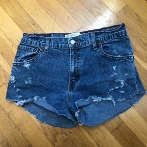 distressed levi's denim shorts